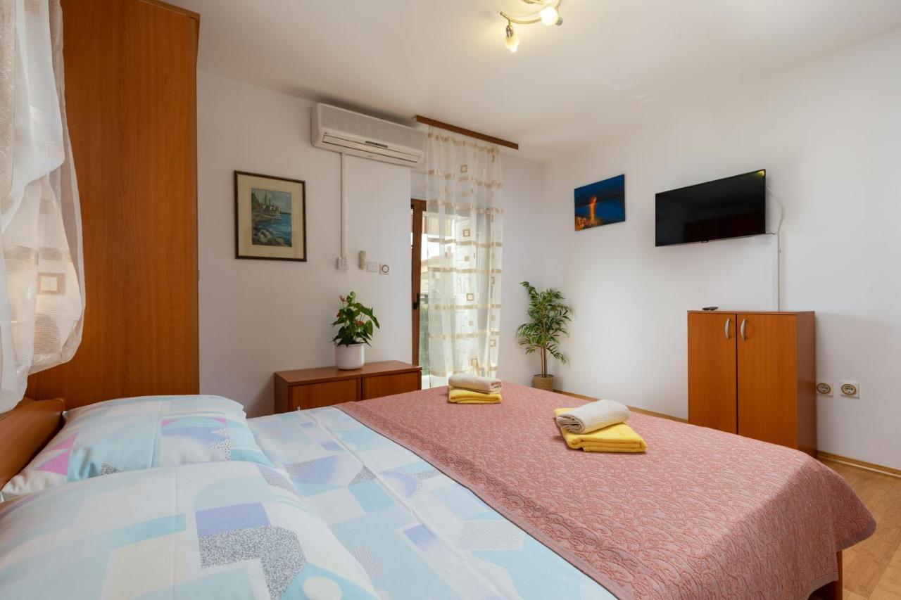 Apartments Kristina Ровінь Екстер'єр фото