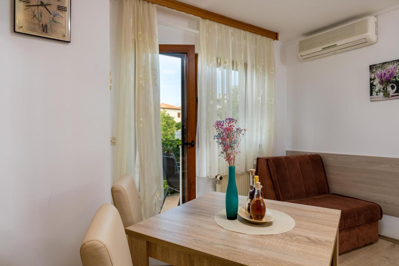 Apartments Kristina Ровінь Екстер'єр фото